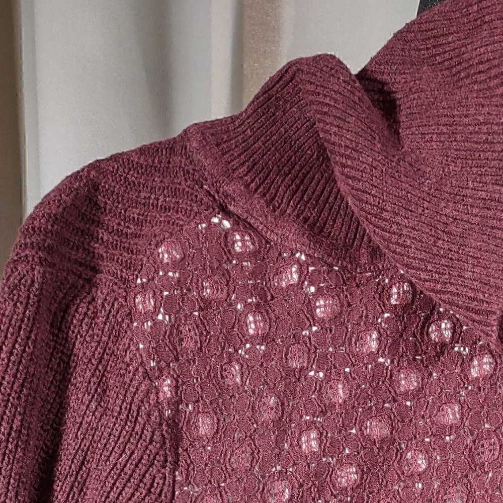 VERA WANG (SIMPLY VERA), BURGUNDY LACE SWEATER, SIZE S - Picture 3 of 12